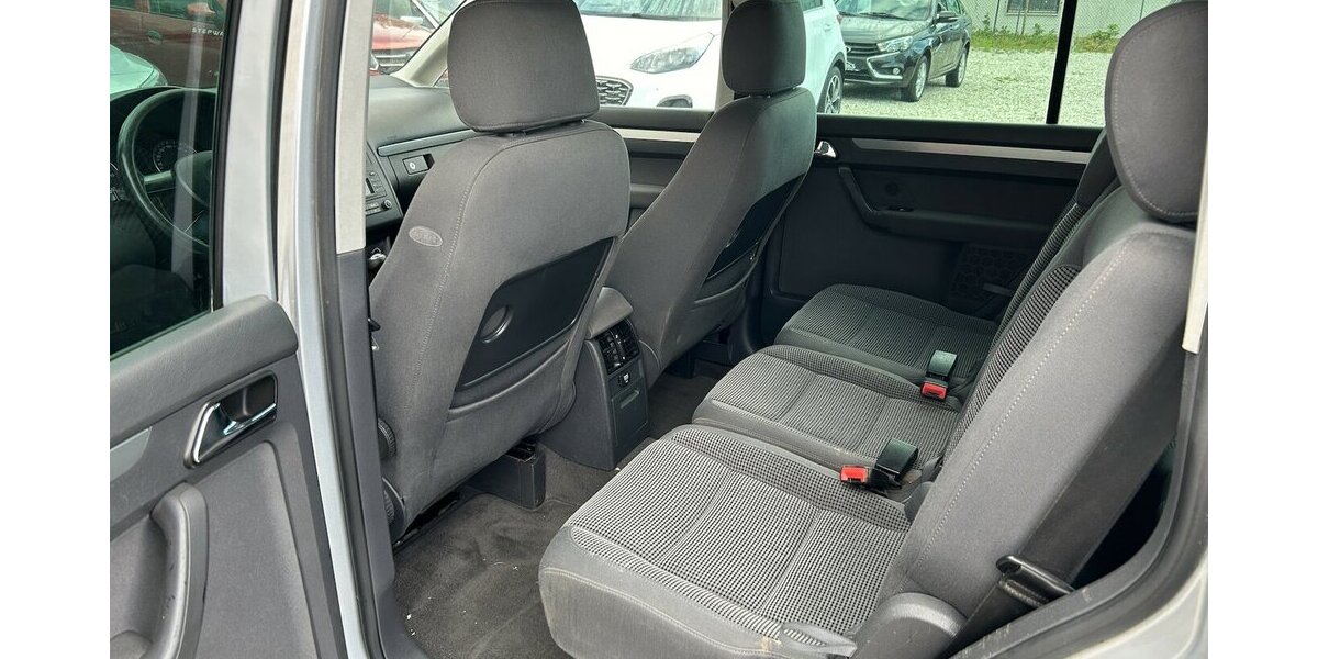 VW Touran 2.0 TDI Highline 7-Sitzer Tempomat AHK 220.000 km 2.000 &euro; Altdorf 84032