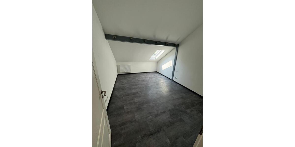 Dachgeschosswohnung in Meitingen 100qm +EBK 2 zimmer