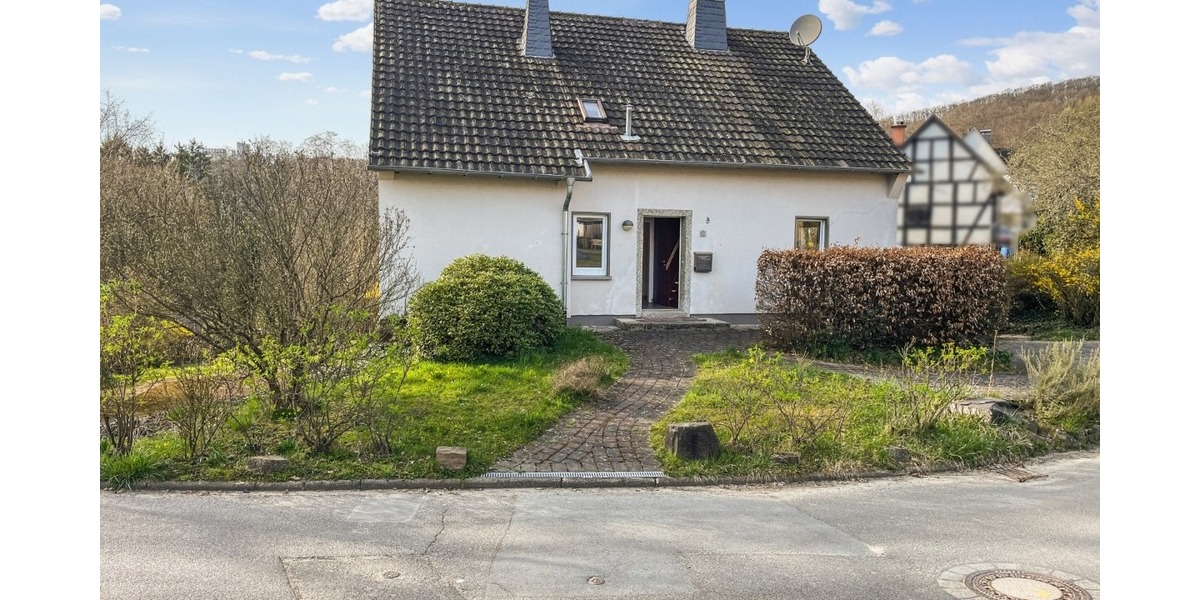 Attraktives Einfamilienhaus in Windeck-Schladern - viel Platz und großes Grundstück - Einfamilienhaus Windeck Schladern | Angebot:26675330