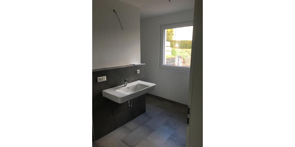 Moderne Doppelhaushälfte: Wohnen und Arbeiten mitten im Grünen 5 zimmer