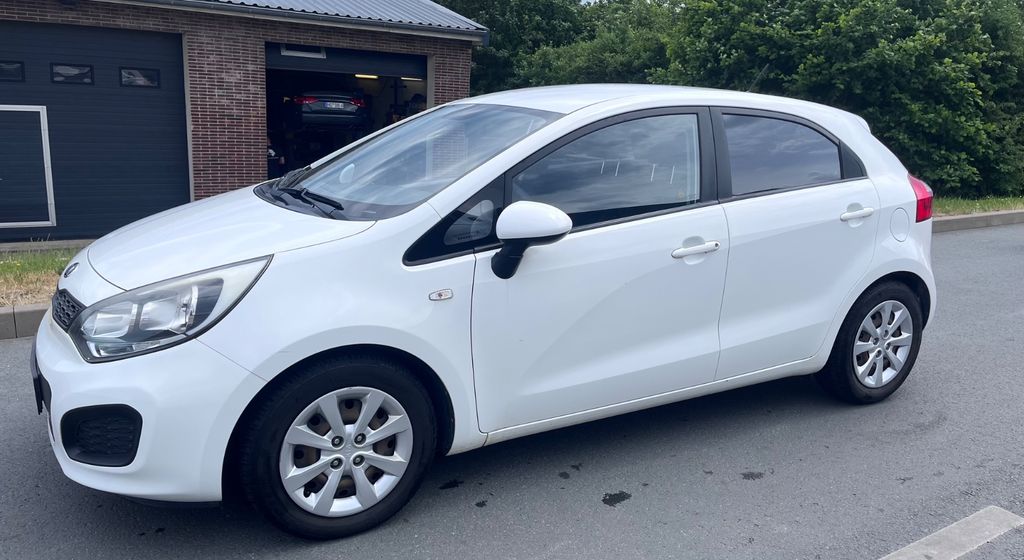 Kia Rio 190.000 km 2.850 &euro; Weilmünster 35789