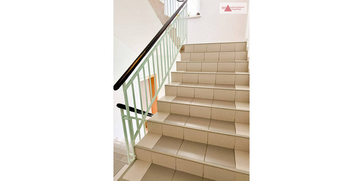 Zimmer Geyer - 4 Zimmer, 92 m&sup2;, 520&euro; | Angebot:26377316