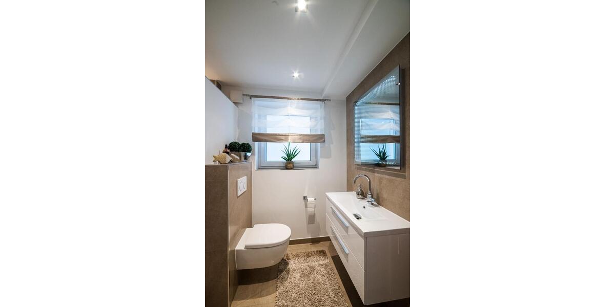Einfamilienhaus Holzminden - 9 Zimmer, 230 m&sup2;, 2.700&euro; | Angebot:26253737