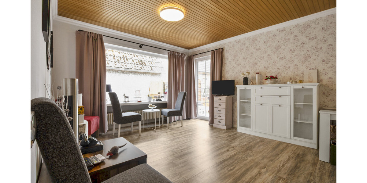 Delmenhorst-Annenheide Gepflegter Walmdachbungalow mit schönem Garten in zweiter Reihe - Bungalow Delmenhorst / Annenheide Annenheide | Angebot:26355215