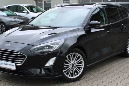 Ford Focus Titanium KLIMA/NAVI/SHZ/KAMERA/SPUR/ACC 134.213 km 10.990 &euro; Hatten 26209