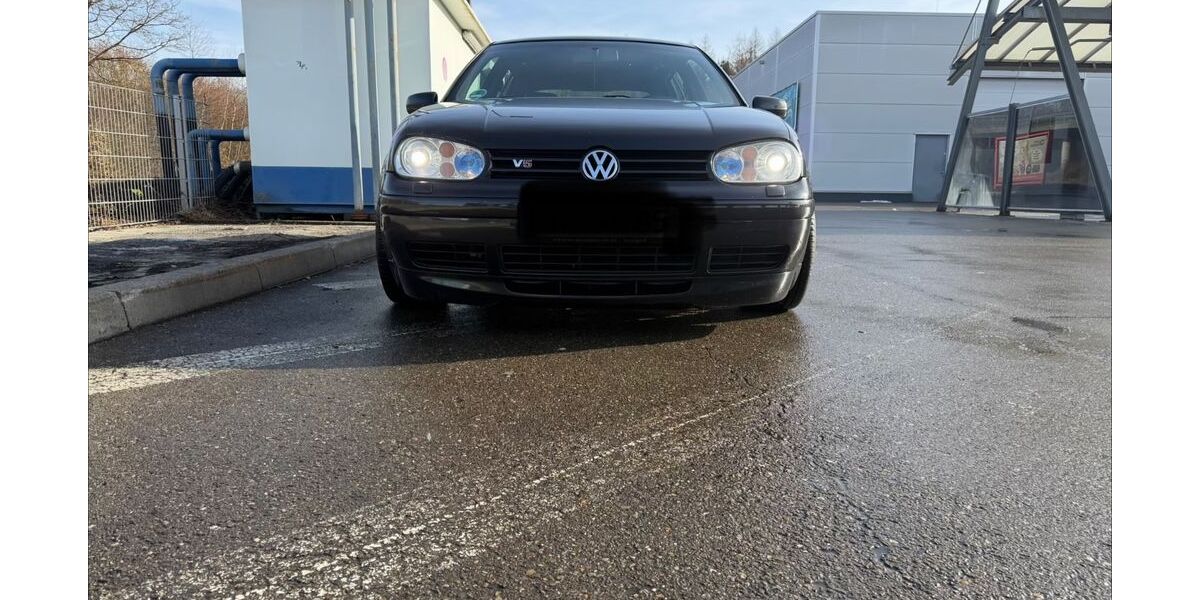 VW Golf 291.500 km 5.090 &euro; Villingen-Schwenningen 78056