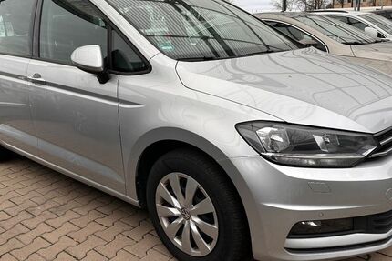 VW Touran 186.253 km 12.599 &euro; Zirndorf 90513