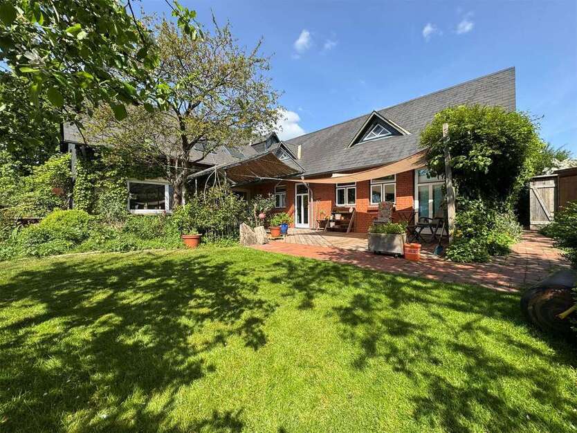 Haus zum Kaufen in Süderhackstedt 599.000 € 309.92 m²