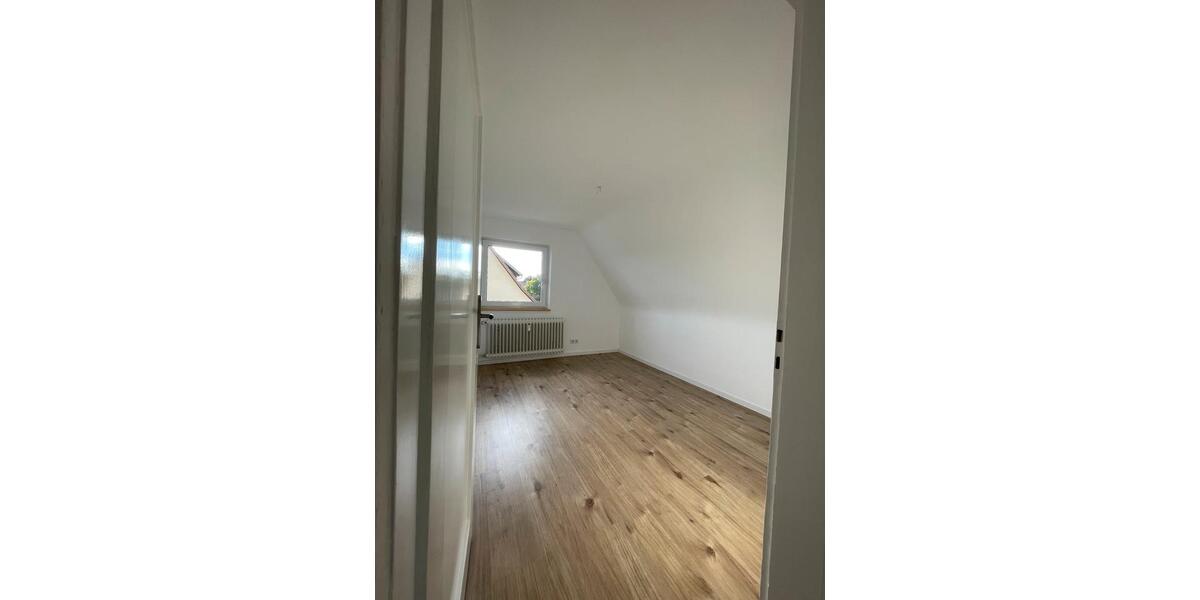 Dachgeschoßwohnung Trossingen - 3 Zimmer, 66 m&sup2;, 850&euro; | Angebot:25334971
