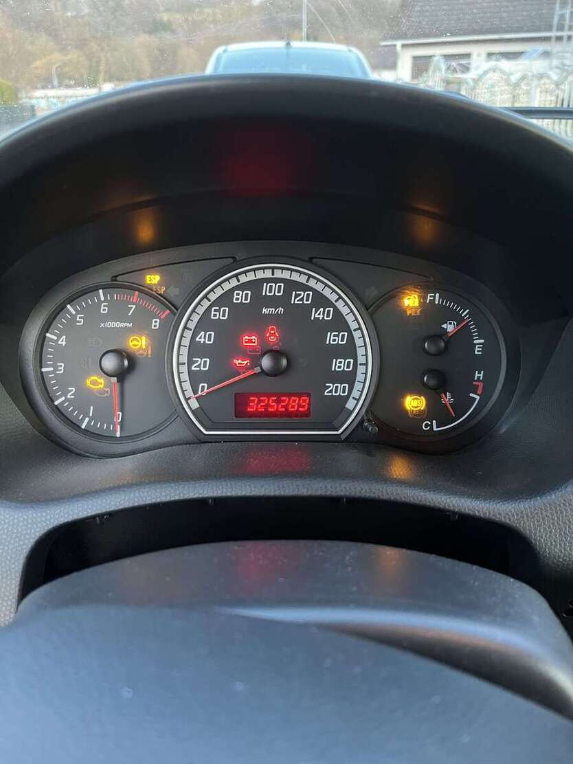 Suzuki Swift 330.000 km 700 € Gemūnden 35285
