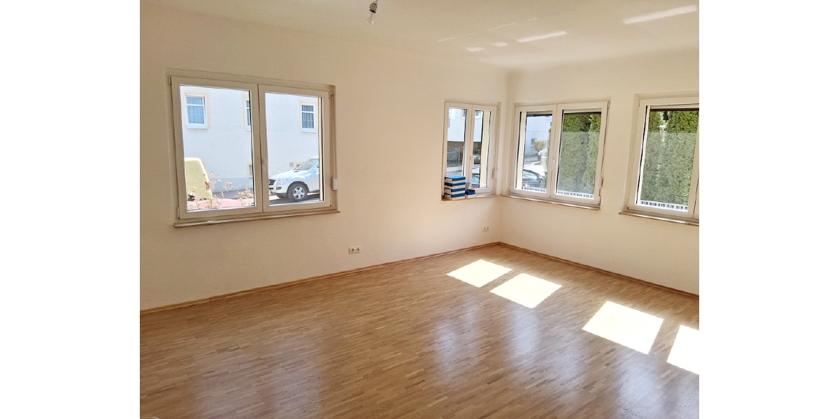 Gemütliche 3-Raum-Wohnung mit Balkon in kleinem Mehrfamilienhaus - Erdgeschoßwohnung Gotha | Angebot:26376884