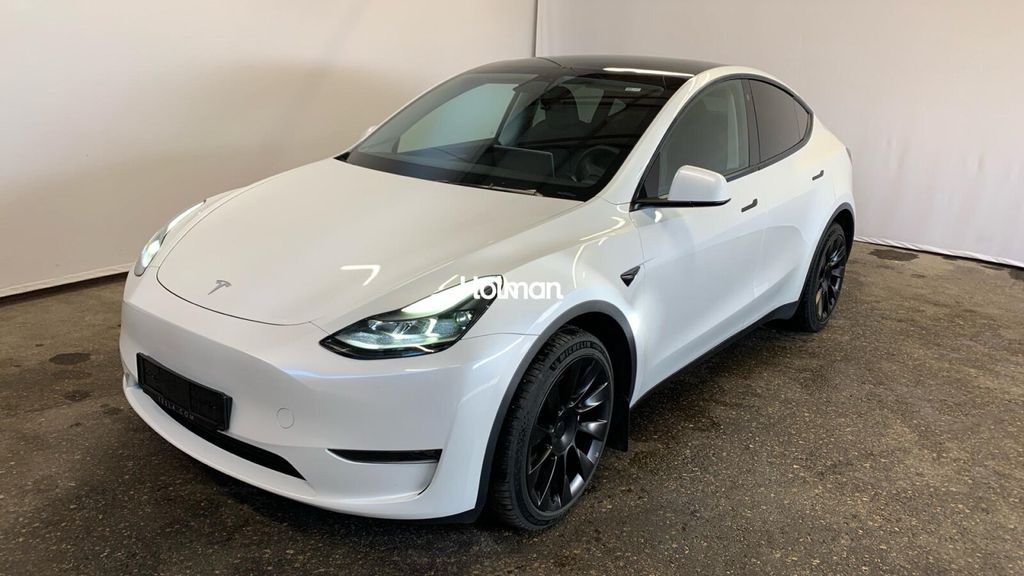 Tesla Model Y 81.257 km 33.140 &euro; Eschborn 65760