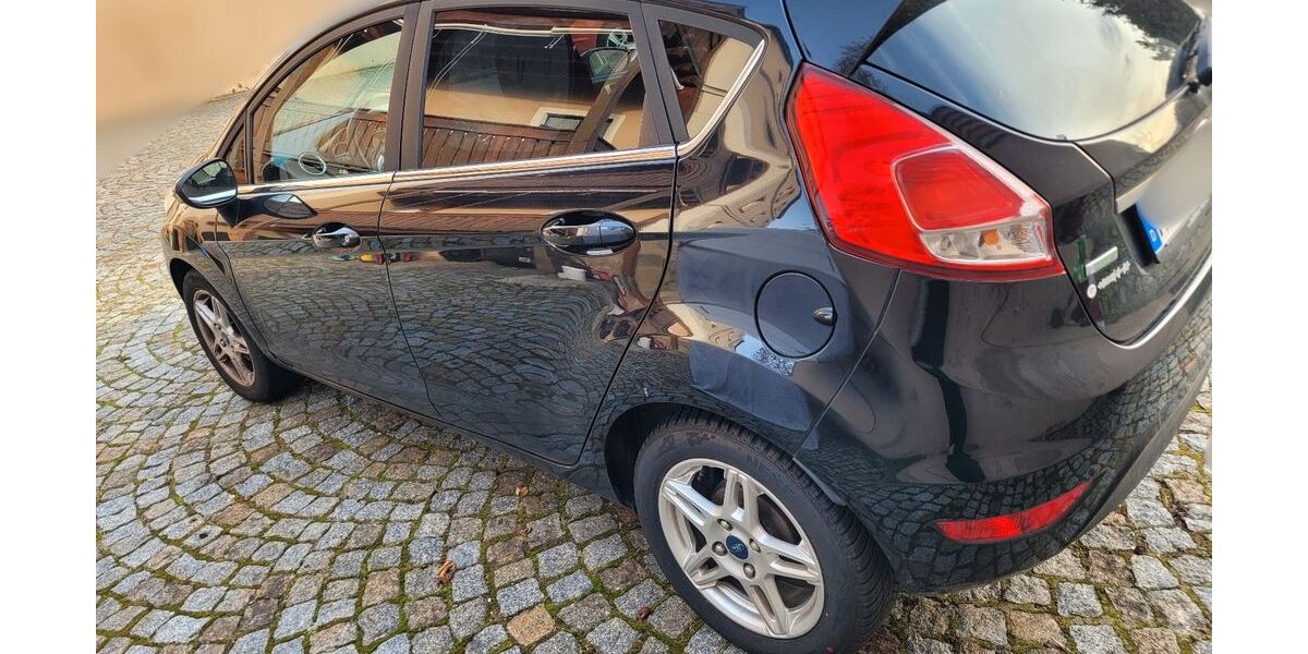 Ford Fiesta 101.000 km 4.500 &euro; Coswig 01630