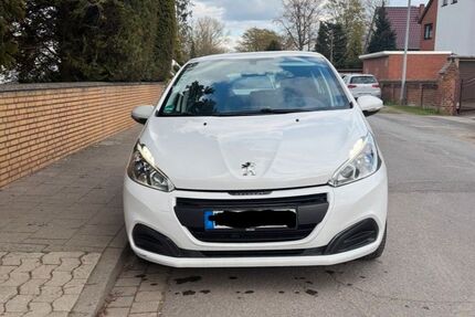 Peugeot 208 121.800 km 4.750 &euro; Hannover 30419