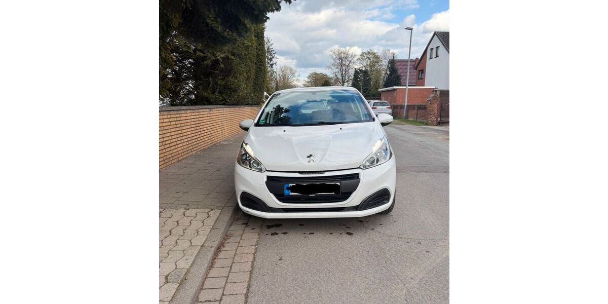 Peugeot 208 121.800 km 5.200 &euro; Hannover 30419