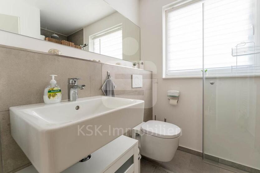 Modern wohnen – stressfrei mieten in zentraler Lage von Rösrath-Stümpen! zimmer