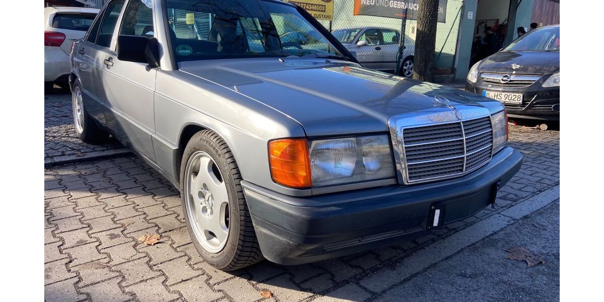 Mercedes-Benz 190 207.000 km 5.990 &euro; Berlin 13599