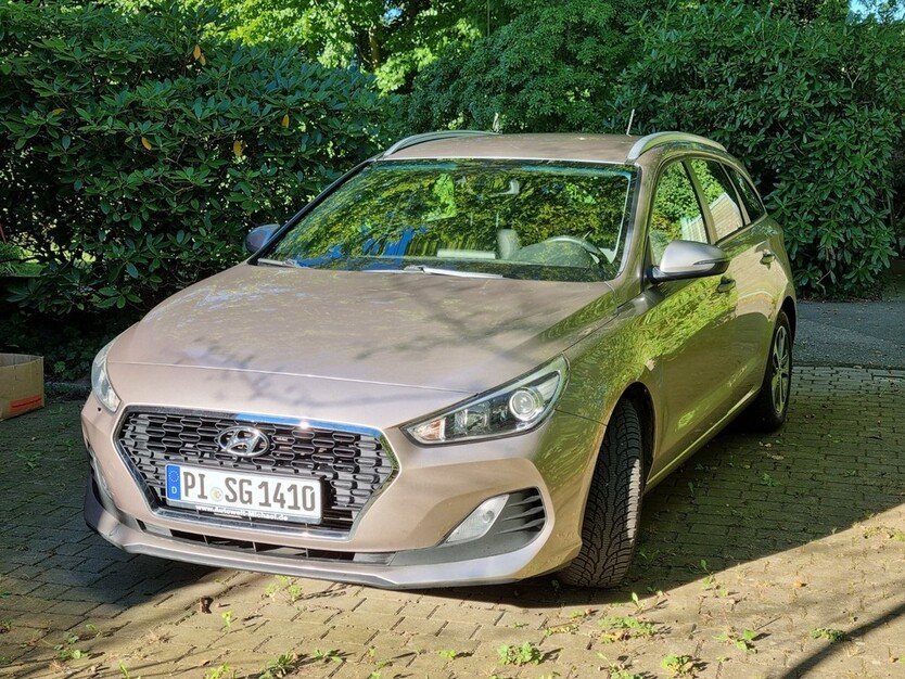Hyundai i30 107.000 km 9.900 € Lutzhorn 25355