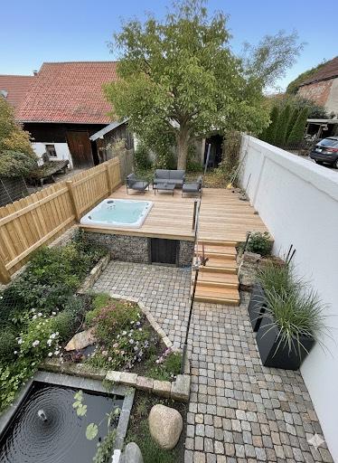 Einfamilienhaus Geiselhöring - 10 Zimmer, 300 m&sup2;, 1.500&euro; | Angebot:24461635