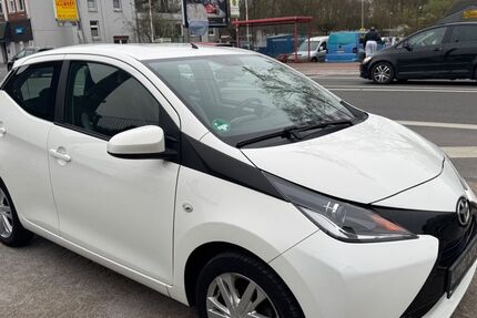 Toyota Aygo (X) 122.007 km 7.490 &euro; Datteln 45711