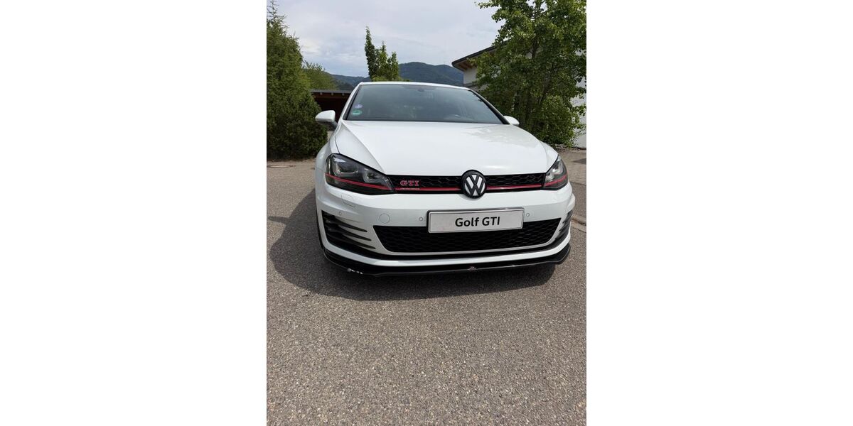 VW Golf 127.000 km 16.999 &euro; Elzach 79215