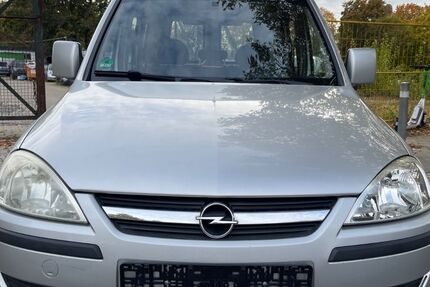 Opel Combo 198.000 km 2.800 € Berlin 12109