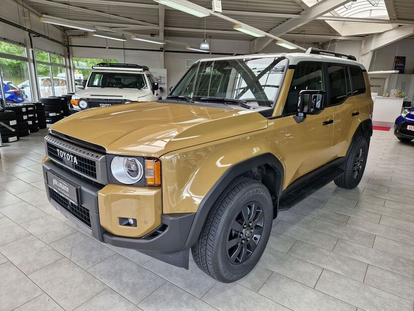 Toyota Land Cruiser 9.800 km 92.890 € Winterberg 59955