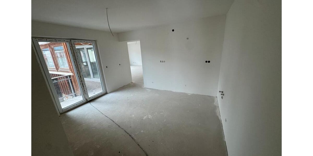 Erstbezug nach Kernsanierung - Helle 4-Zimme-Wohnung mit Balkon 4 zimmer