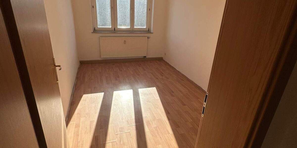 Etagenwohnung Weißenfels - 2 Zimmer, 54 m&sup2;, 325&euro; | Angebot:24990523