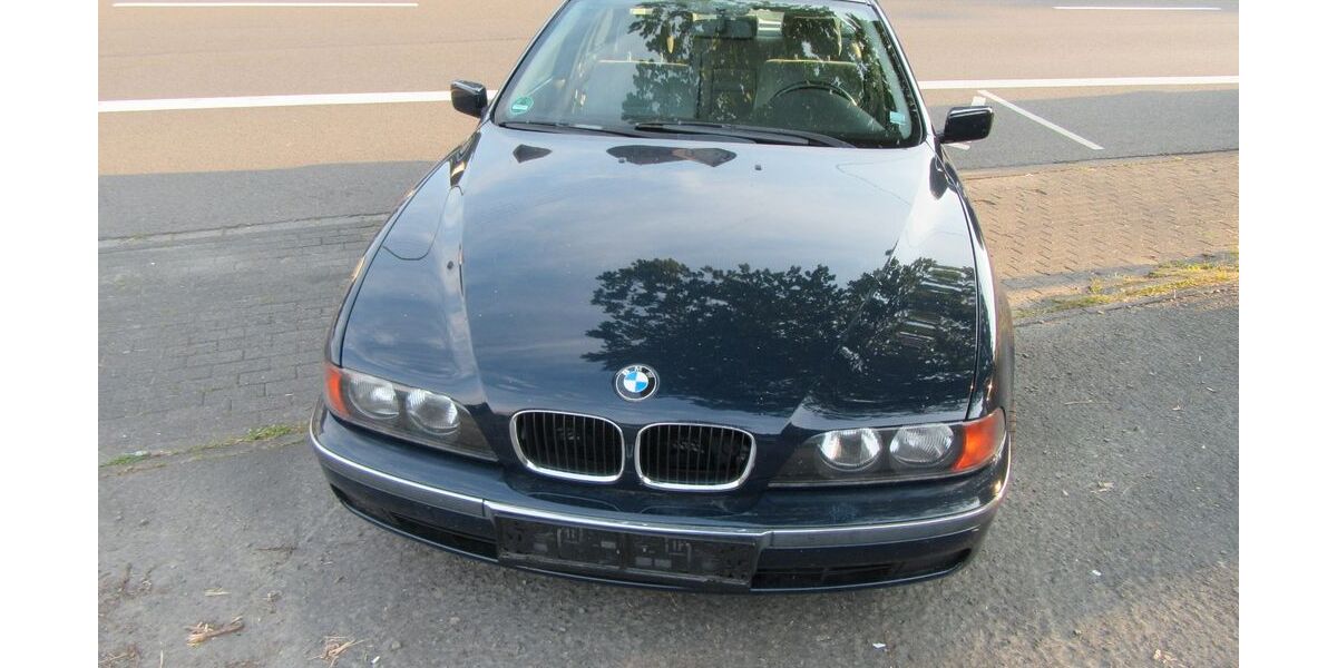 BMW 520 266.500 km 1.300 &euro; Netphen 57250