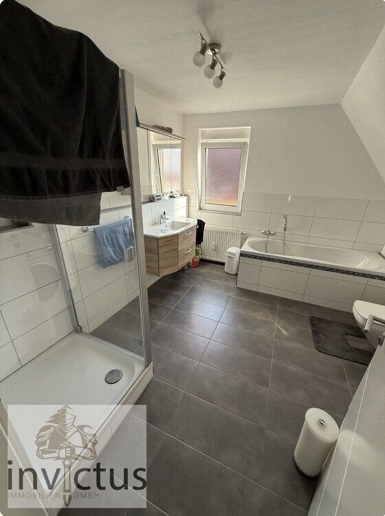 Solide vermietetes (1.678EUR kalt) Zweifamilienhaus mit modernem Komfort im Herzen von Ittlingen 4.5 zimmer
