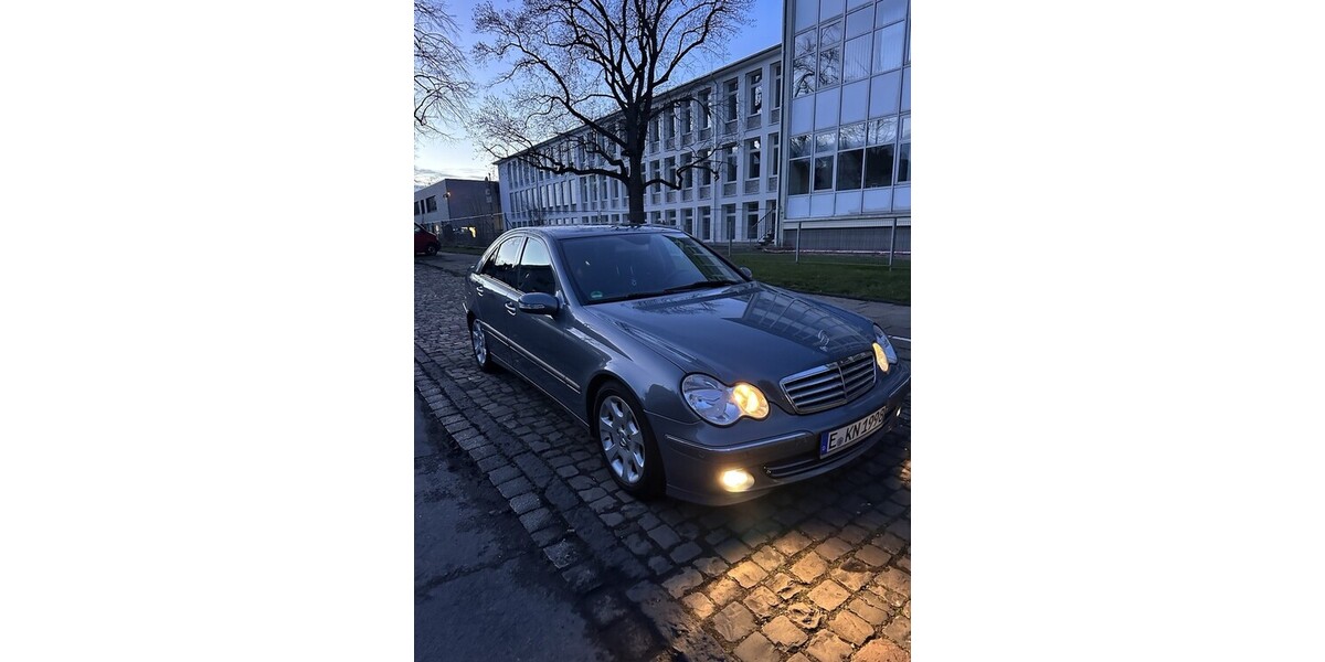 Mercedes-Benz C-Klasse 125.000 km 7.999 &euro; Essen 45121