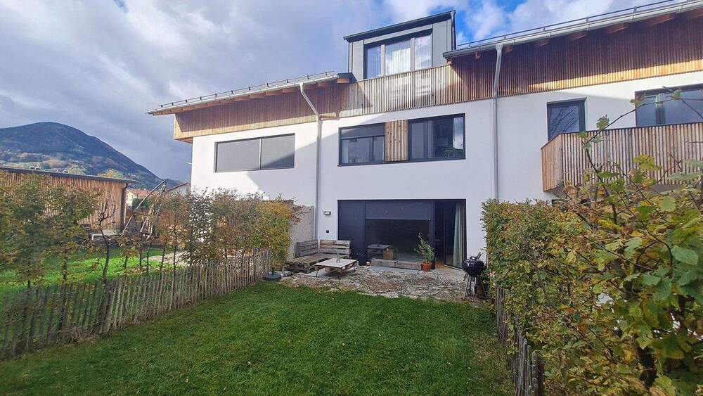 Reihenmittelhaus Branneburg Brannenburg - 4 Zimmer, 150 m&sup2;, 2.500&euro; | Angebot:25756972