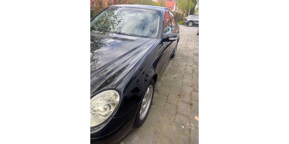 Mercedes-Benz 220 274.000 km 2.250 &euro; Bunde 26831