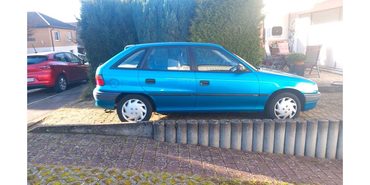 Opel Astra 72.070 km 2.000 &euro; Ludwigsburg 71642