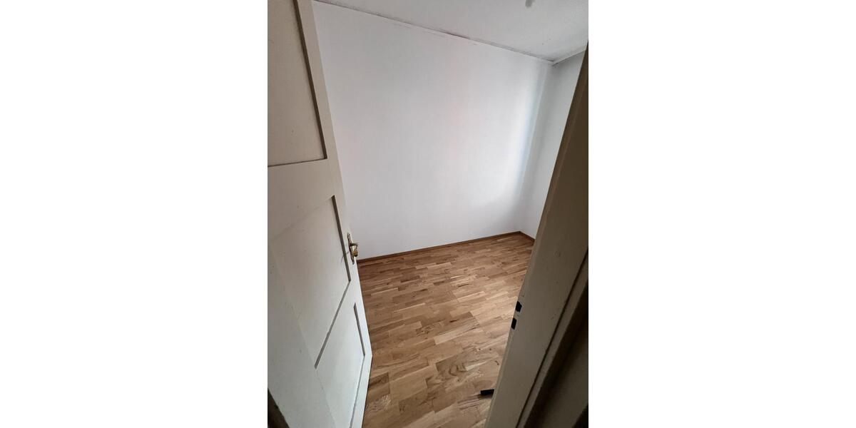 Etagenwohnung Augsburg - 5 Zimmer, 105 m&sup2;, 1.450&euro; | Angebot:24839758