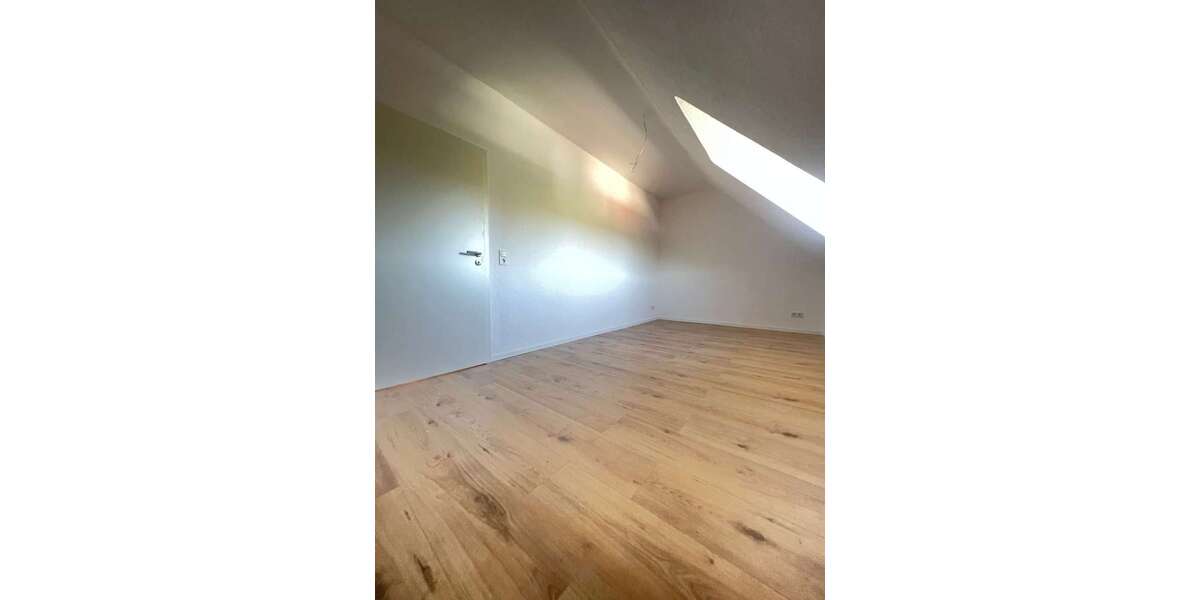 Helle 3-Zimmer-Dachgeschosswohnung in St. Ingbert-Rentrisch ( Saniert) - 3- Saarbrücken | Angebot:27111787