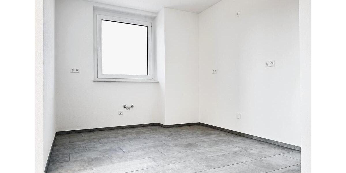 Neuwertige 4 Zim.-Penthouse Wohnung am See mit riesen Terrasse in Singen 4 zimmer