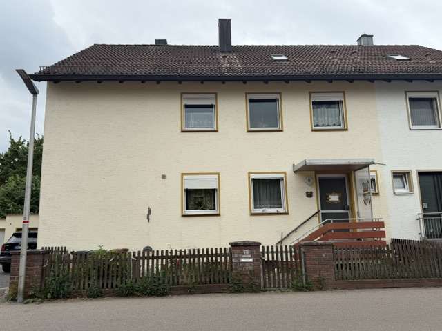 Etagenwohnung Ansbach - 4 Zimmer, 90 m&sup2;, 149.000&euro; | Angebot:27005884