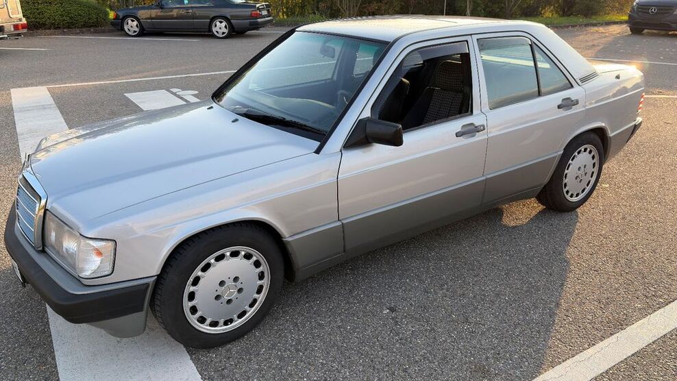 Mercedes-Benz 190 216.000 km 3.900 € Schömberg 75328