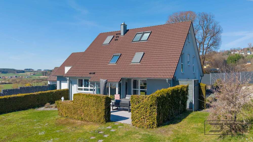 Einfamilienhaus Bindlach - 9 Zimmer, 322 m&sup2;, 935.000&euro; | Angebot:25826631