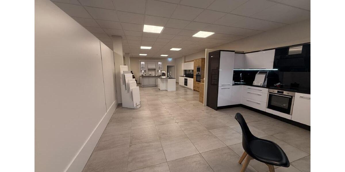 Neuwertiges Ladenlokal in stark frequentierter Lage Achim Uphusen zimmer