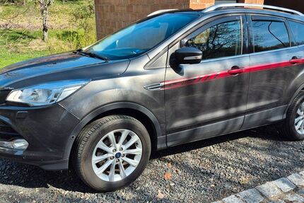 Ford Kuga 93.600 km 9.250 &euro; Ebern 96106