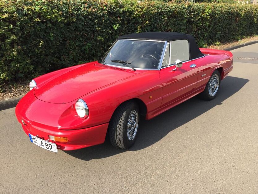 Alfa Romeo Spider 112.500 km 19.699 € Marburg 35039