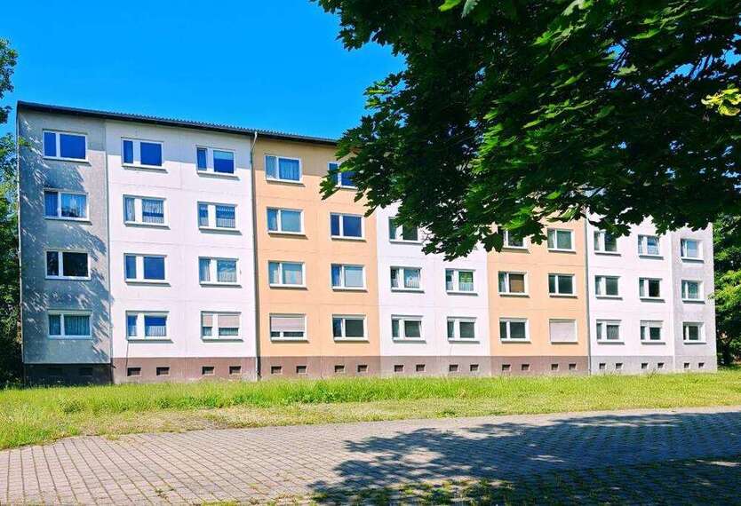 Wohnung zum Mieten in Hoyerswerda 296 € 59.79 m²
