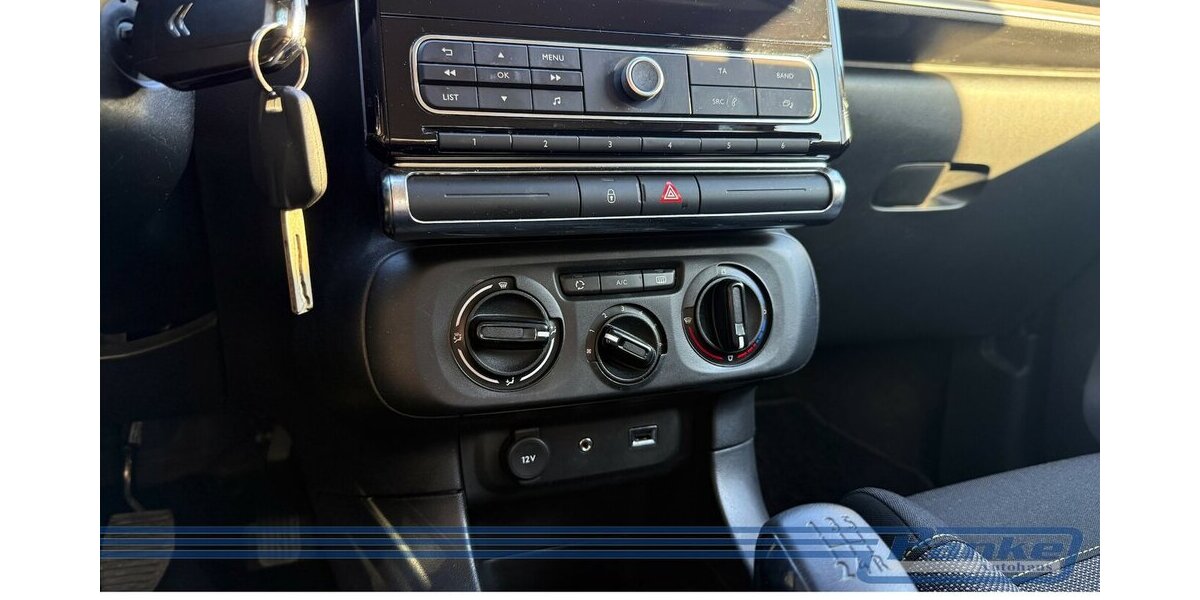 Citroen C3 1.2 PT 82 Feel*LED*BT*Tempo*8Reifen*SpurH* 84.089 km 6.990 &euro; Berlin 13187