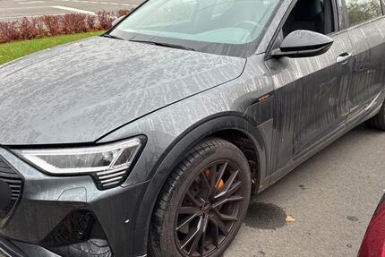 Audi e-tron 42.829 km 39.415 &euro; Hagen 58091