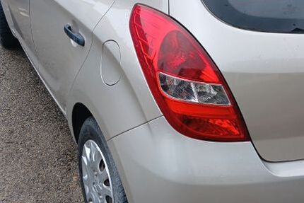 Hyundai i20 123.500 km 2.750 &euro; Bad driburg 33014