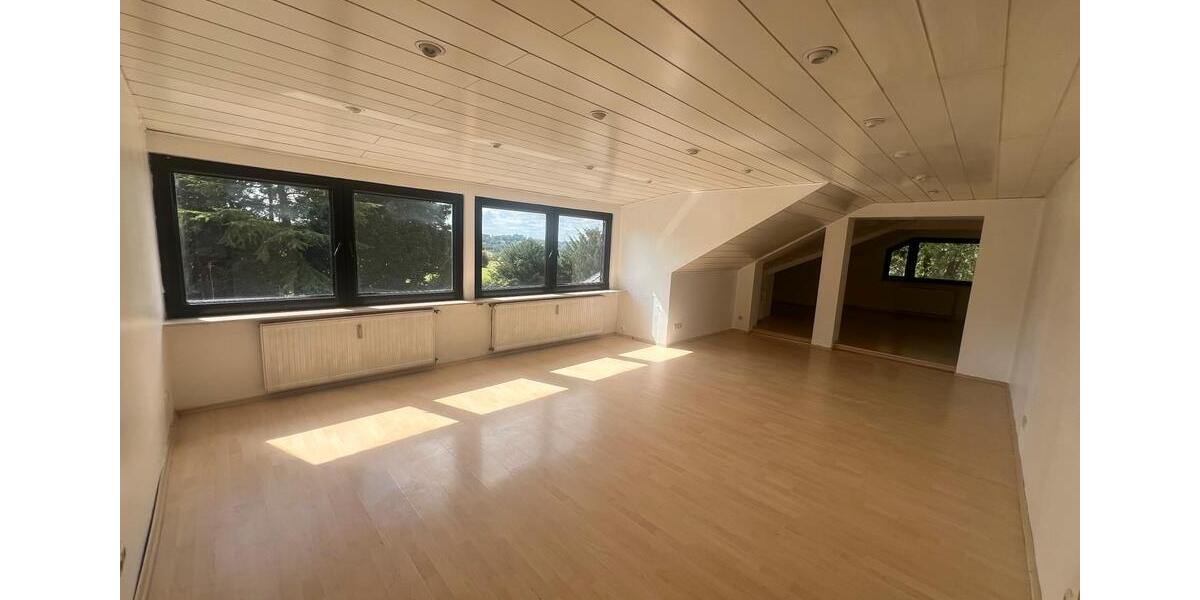 Dachgeschoßwohnung Heiligenhaus - 3 Zimmer, 106 m&sup2;, 900&euro; | Angebot:24337983