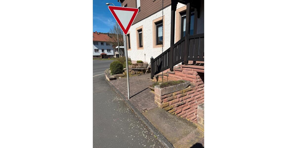 Einfamilienhaus Steinau an der Straße - 14 Zimmer, 300 m&sup2;, 300.000&euro; | Angebot:26084319